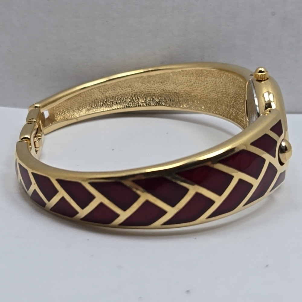 Womens Vintage Gruen Watch Gold Tone Red Enamel Bracelet Quartz New Battery Runs - Picture 9 of 12